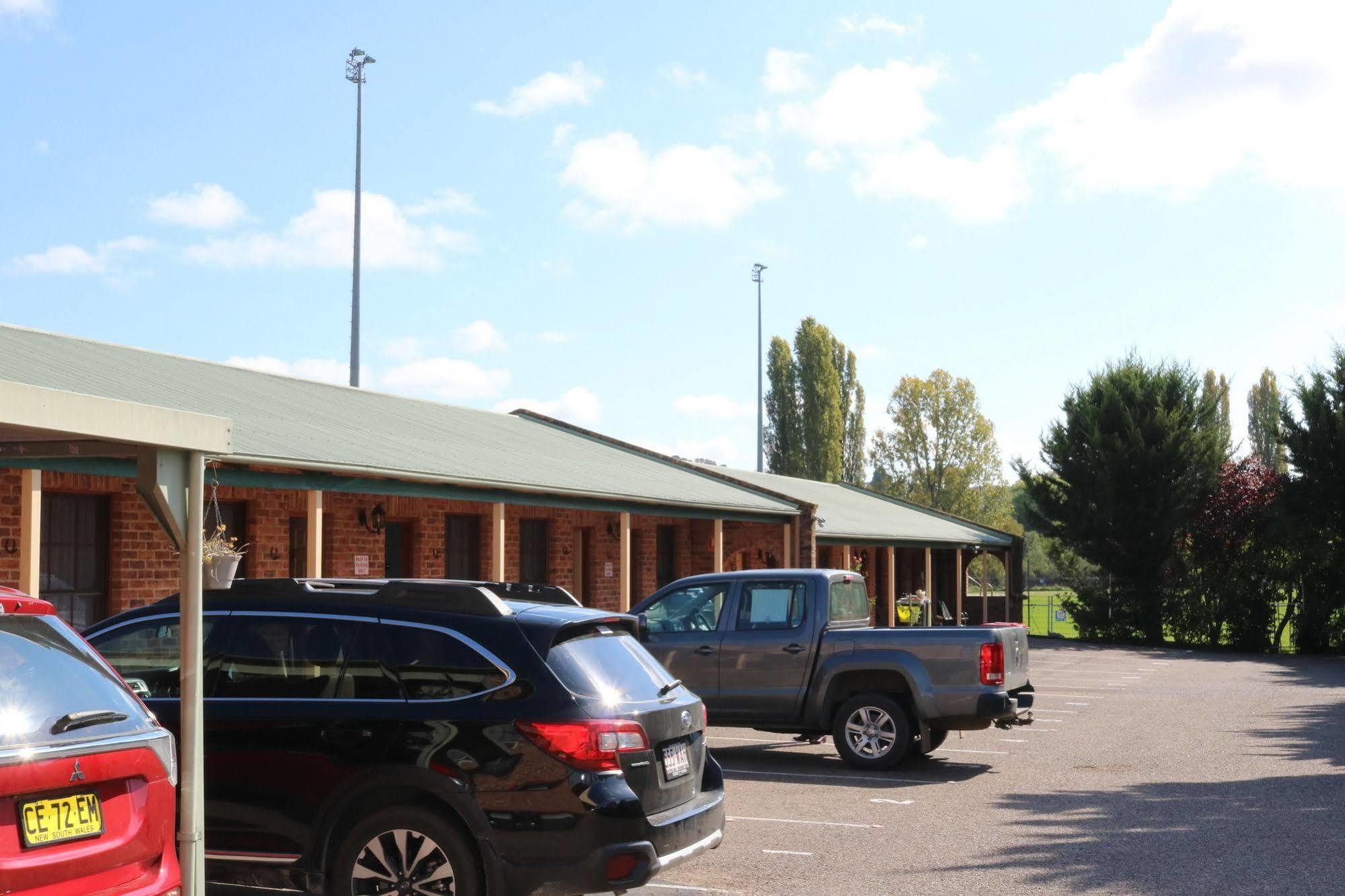 Sandstock Motor Inn Армидейл Экстерьер фото