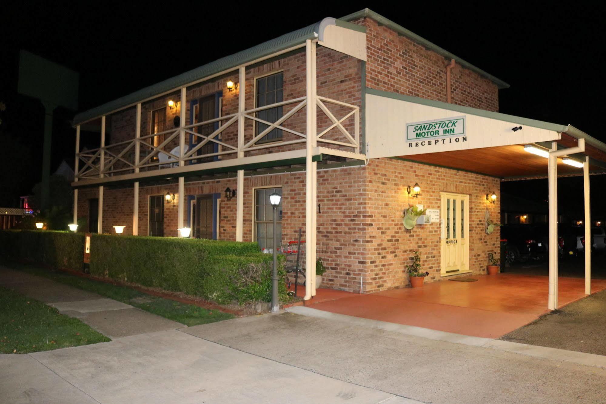 Sandstock Motor Inn Армидейл Экстерьер фото
