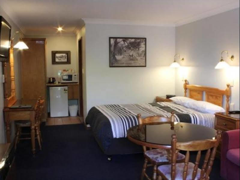 Sandstock Motor Inn Армидейл Экстерьер фото