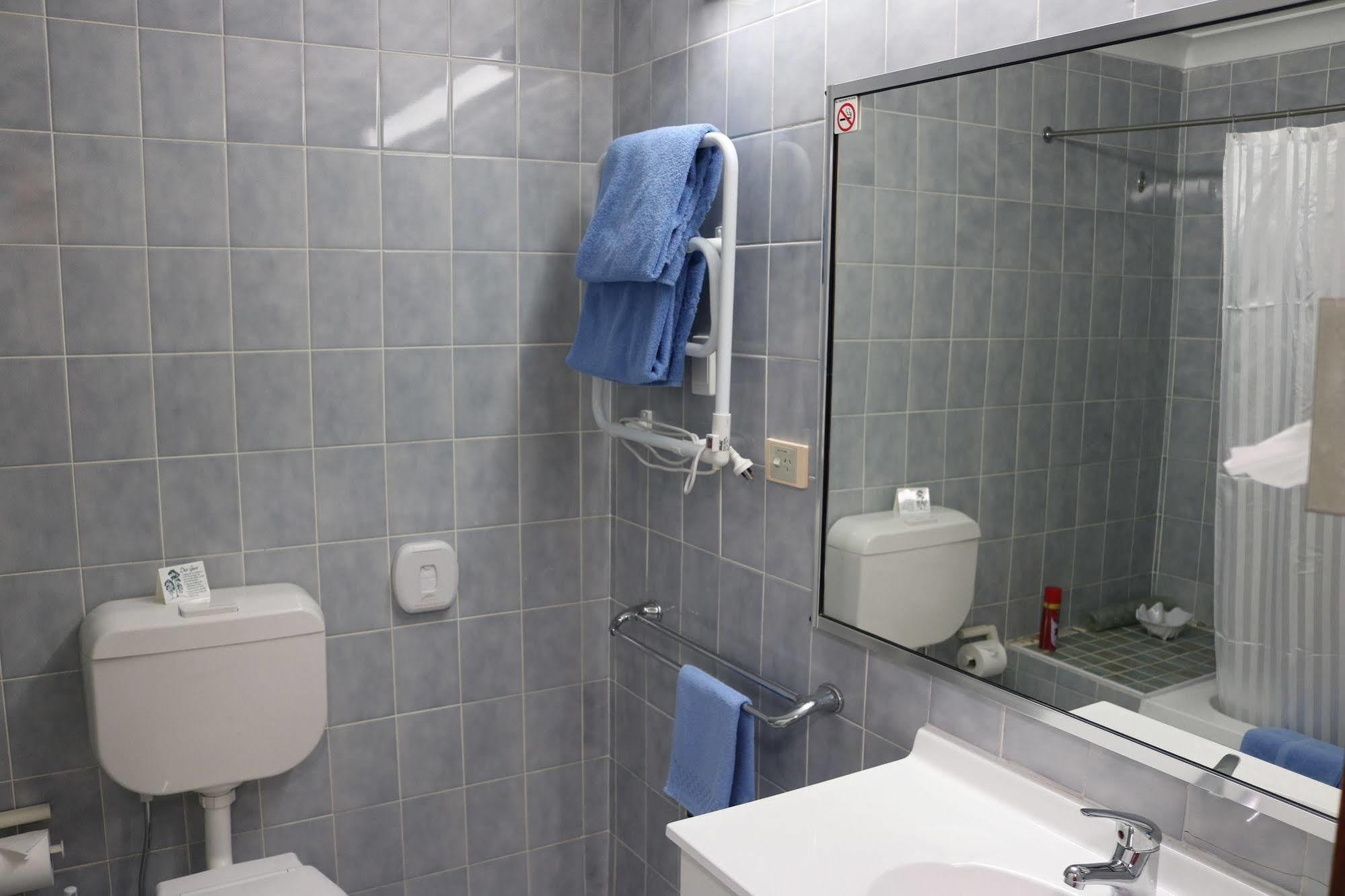 Sandstock Motor Inn Армидейл Экстерьер фото