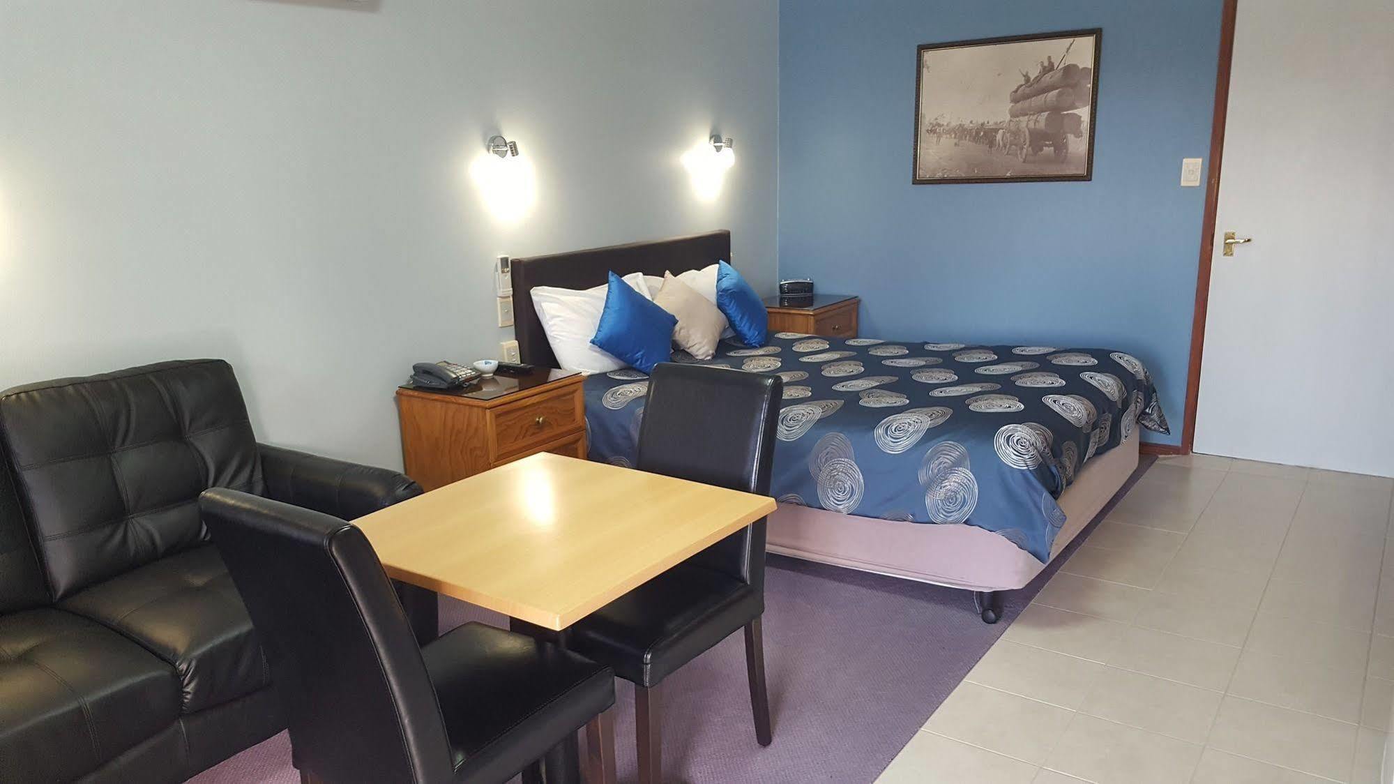 Sandstock Motor Inn Армидейл Экстерьер фото